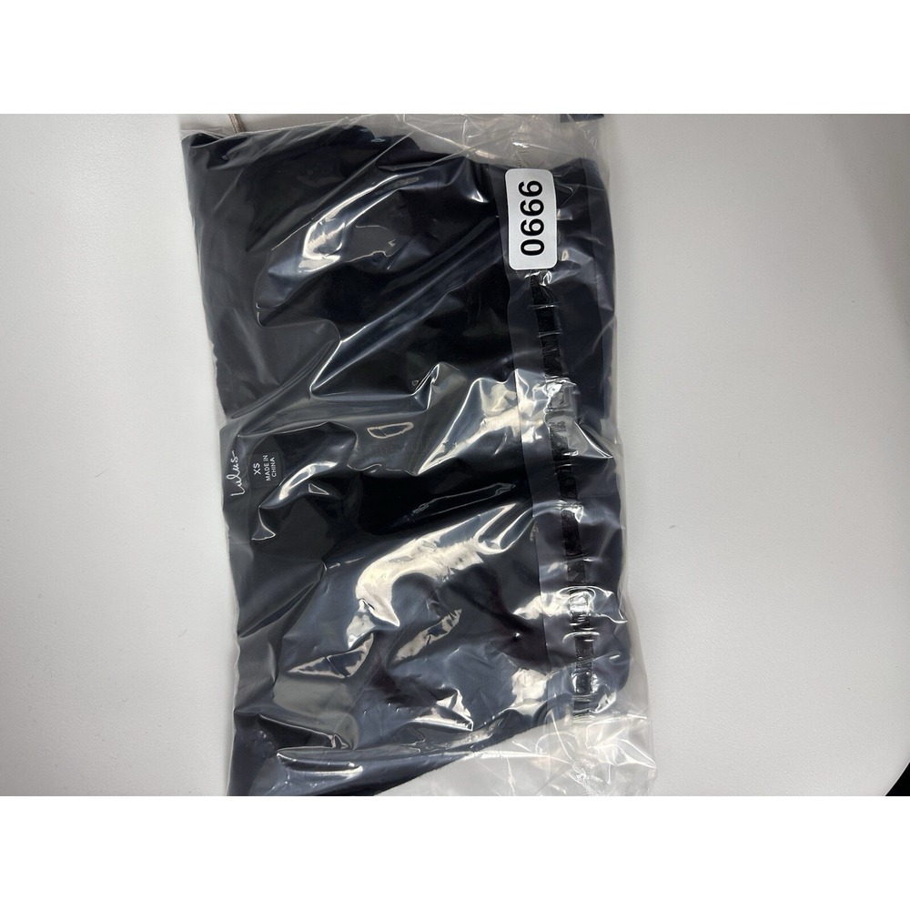 Lulus Womens Top Bodysuit Black Short Sleeve Size XS Satin Lined Edge EUC - Picture 11 of 11